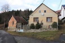 Prodej menšího rodinného domu v obci Bradlo,…