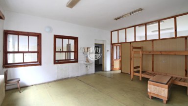 Nabízíme k prodeji výrobně-administrativní areál bývalých dílen v Ledči nad Sázavou