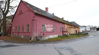 Prodej komerčního objektu a rodinného domu v Brtnici nedaleko krajského města Jihlavy.