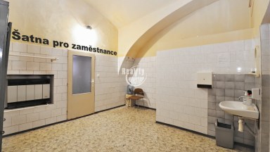 Prodej komerčního objektu a rodinného domu v Brtnici nedaleko krajského města Jihlavy.