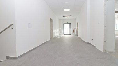 Pronájem komerční budovy s administrativními prostory a ateliéry v Jihlavě u nájezdu na D1
