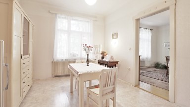 Prodej výjimečného rodinného domu se zahrádkou o 4 podlažích v Jihlavě, Štefánikovo náměstí