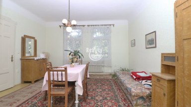 Prodej výjimečného rodinného domu se zahrádkou o 4 podlažích v Jihlavě, Štefánikovo náměstí