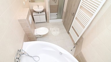 Nabízíme k prodeji řadový rodinný dům 4+kk v Jindřichově Hradci (Otín)
