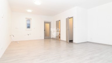Nabízíme k prodeji řadový rodinný dům 4+kk v Jindřichově Hradci (Otín)