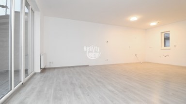 Nabízíme k prodeji řadový rodinný dům 4+kk v Jindřichově Hradci (Otín)