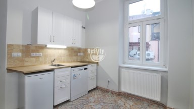 Nabízíme k prodeji kompletně zrekonstruovaný byt 2+1 v ulici Palackého v Jihlavě.