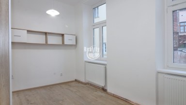 Nabízíme k prodeji kompletně zrekonstruovaný byt 2+1 v ulici Palackého v Jihlavě.