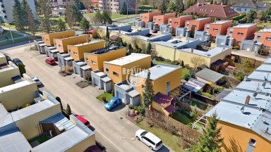 Prodej moderního řadového domu s terasou a zahradou – Jihlava, ul. Na Dolech