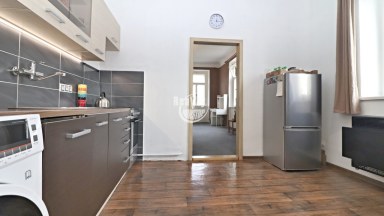 Pronájem prostorného bytu 1+1 s parkovacím místem v Jihlavě, Březinovy sady.