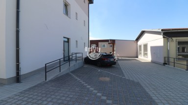 Pronájem ateliéru 2+kk komerční budovy s administrativními prostory v Jihlavě u nájezdu na D1