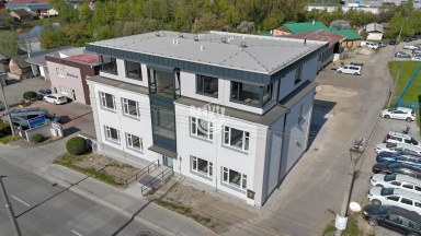 Pronájem ateliéru 2+kk komerční budovy s administrativními prostory v Jihlavě u nájezdu na D1