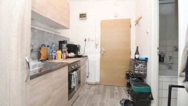 Prodej útulného bytu 1+kk s balkonem a spolehlivým nájemcem v Jihlavě (ul. Erbenova)