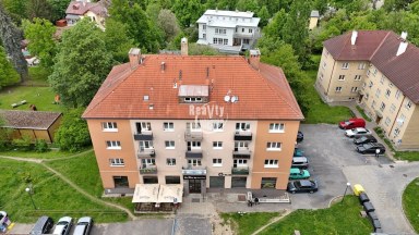 Prodej útulného bytu 1+kk s balkonem a spolehlivým nájemcem v Jihlavě (ul. Erbenova)