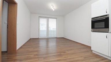 Nabízíme pronájem zánovního zděného bytu 2+kk s balkónem a garážovým stáním, Lužická, Jihlava