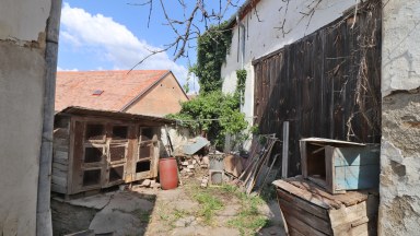 Prodej rodinného domu s kouzelným sklepem a obřím potenciálem – Mramotice u Znojma