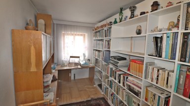 Prodej rodinného domu se dvěma garážemi a zahradou v Třešti