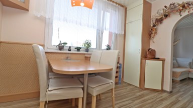 Světlý byt 3+1 po kompletní rekonstrukci s vlastní kotelnou a minimálními náklady – Polní, Jihlav