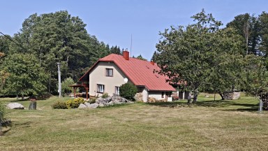 Pronájem části domu – útulného mezonetového bytu 2+1 v srdci CHKO Vysočina  - Podlesí u Sněžného