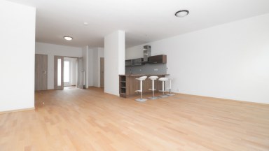 Prodej prostorného řadového rodinného domu 5+kk se zahrádkou a parkováním – Jihlava, Stará cesta