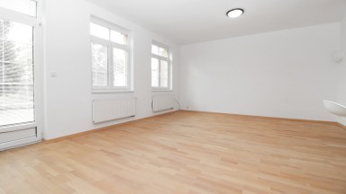 Prodej prostorného řadového rodinného domu 5+kk se zahrádkou a parkováním – Jihlava, Stará cesta