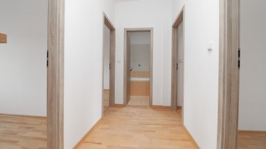 Prodej prostorného řadového rodinného domu 5+kk se zahrádkou a parkováním – Jihlava, Stará cesta