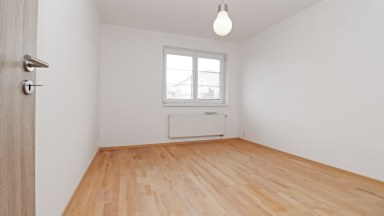 Prodej prostorného řadového rodinného domu 5+kk se zahrádkou a parkováním – Jihlava, Stará cesta