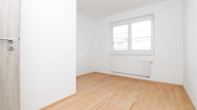 Prodej prostorného řadového rodinného domu 5+kk se zahrádkou a parkováním – Jihlava, Stará cesta