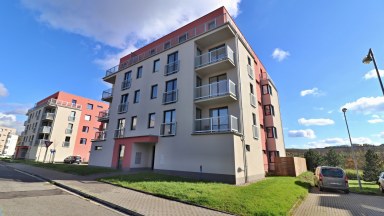 Nabízíme pronájem zánovního zděného bytu 2+kk s lodžií, Hruškové Dvory, Jihlava