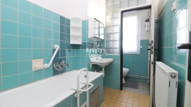 Prostorný zděný byt 3+1 s lodžií, Jihlava - Ulice Erbenova.