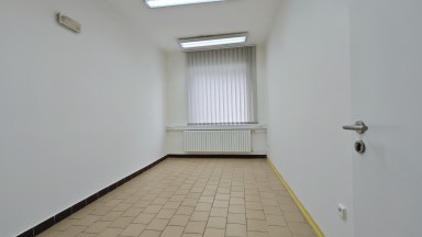 Exkluzivní pronájem výrobních/skladových prostor se zázemím v těsné blízkosti sjezdu D1 u Jihlavy