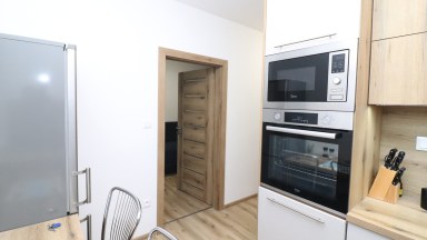Moderní a úsporný byt 1+1 (25,9 m²) s balkónem a sklepem – Jihlava, Královský vršek
