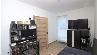 Moderní a úsporný byt 1+1 (25,9 m²) s balkónem a sklepem – Jihlava, Královský vršek